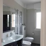 Housmart Isonzo 6 *